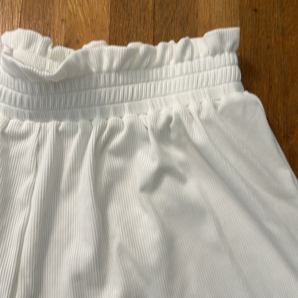 *last chance* Zaful | Women’s white sports shorts - Picture 2 of 16